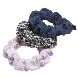 Lululemon Uplifting Scrunchies 3 Pack
Lavender Frost / Black / Club Blue